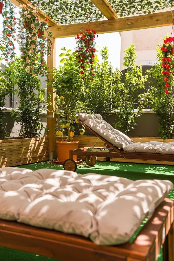 The Garden Regency Villa Rome 0*,  Italy